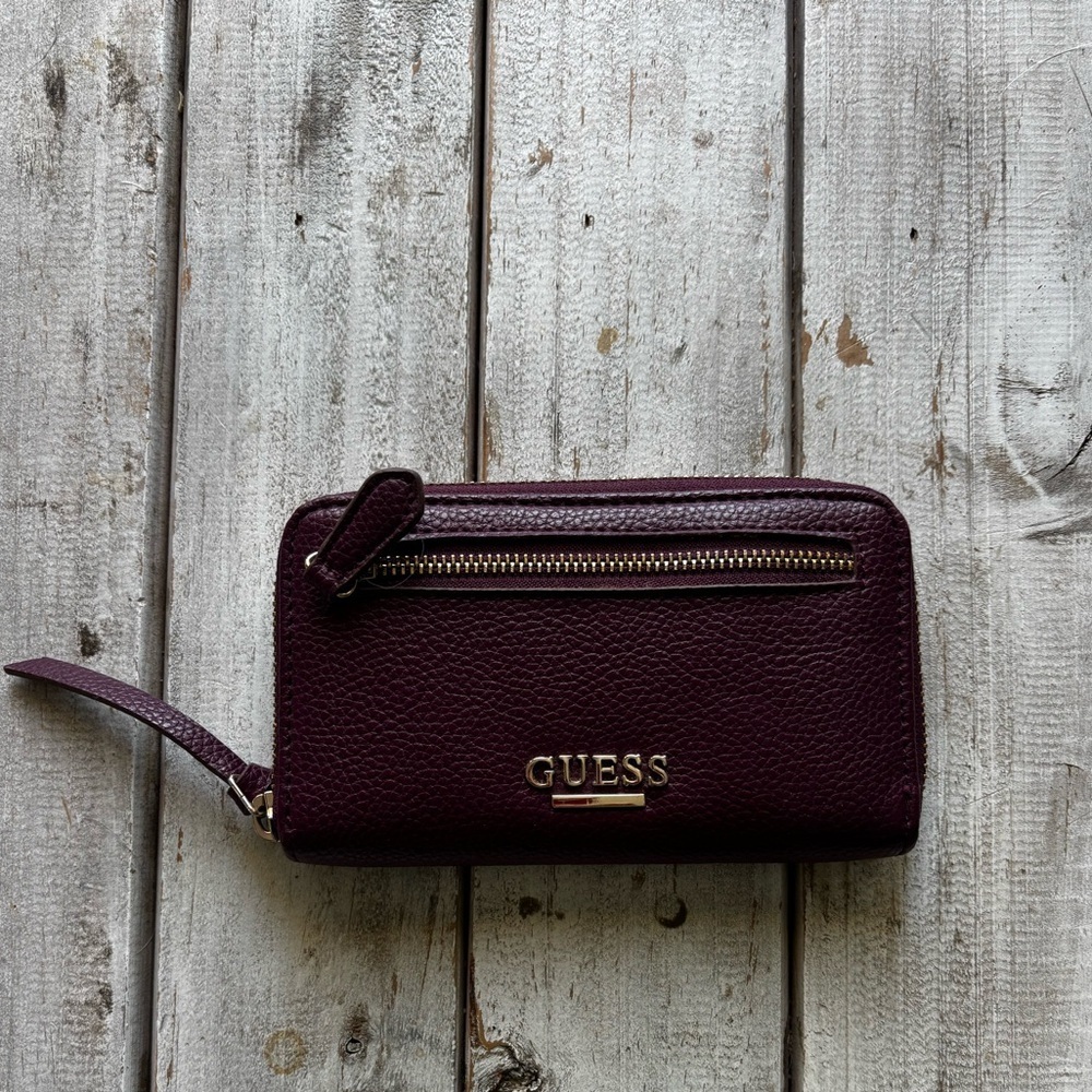 GUESS | Burgundy Zip Wallet | Small